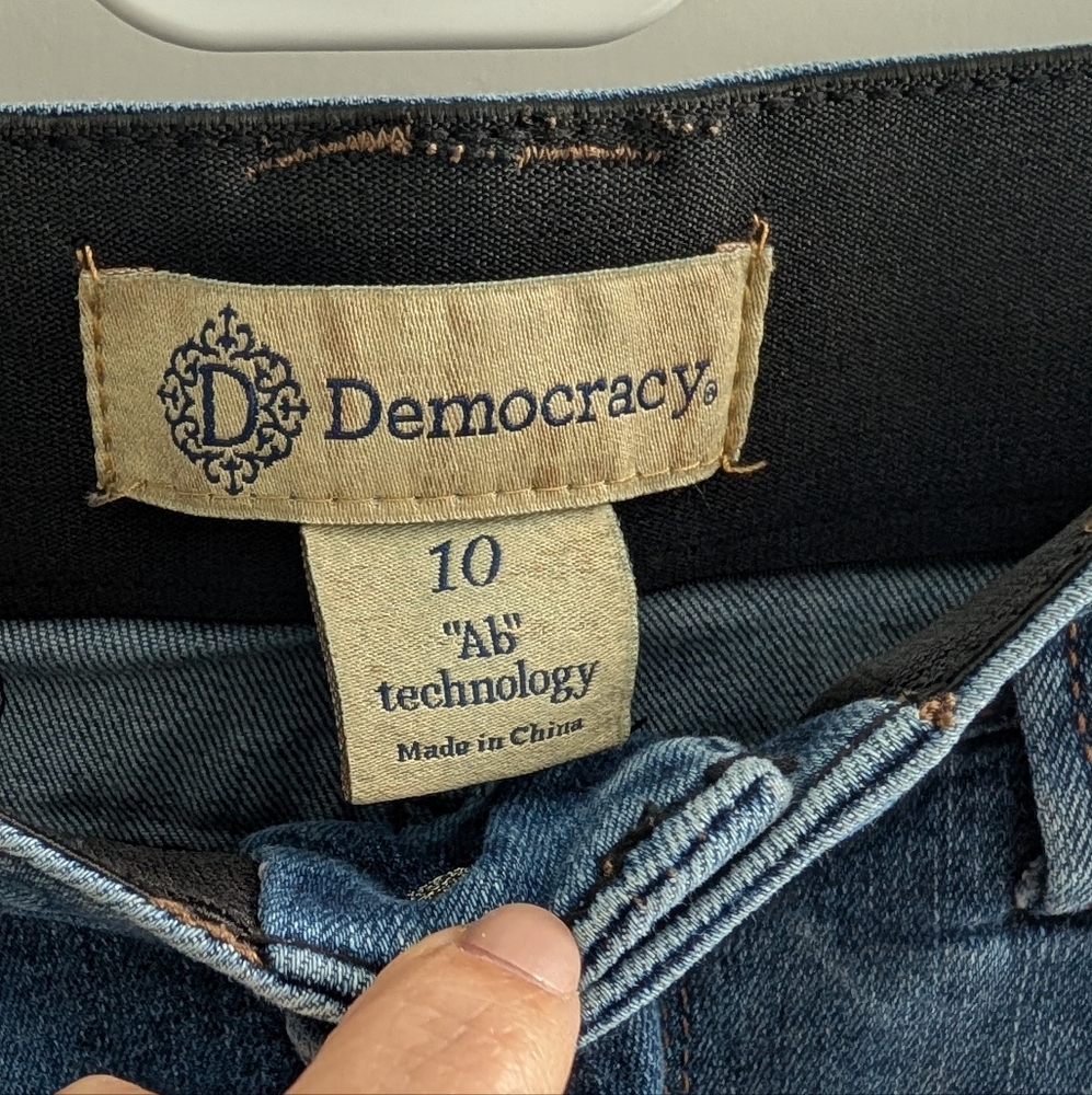 Democracy Ab-Solution Mid-Wash Fray Hem Ankle Jeans - Picture 9 of 13
